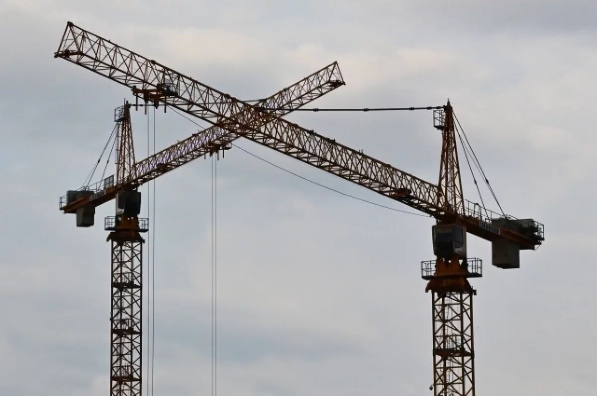    В новостройках Петербурга и Ленобласти сократились продажи квартир