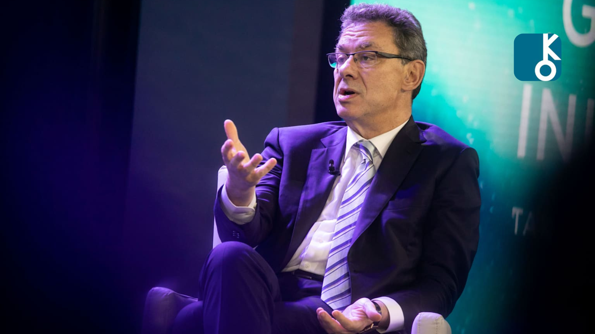 Альберт Бурла́ — председатель правления и генеральный директор Pfizer