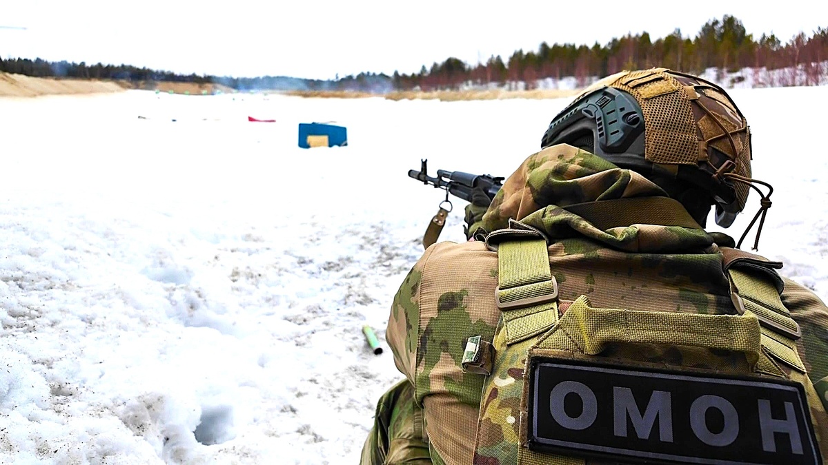    Сургутский ОМОН провёл тренировку на полигоне