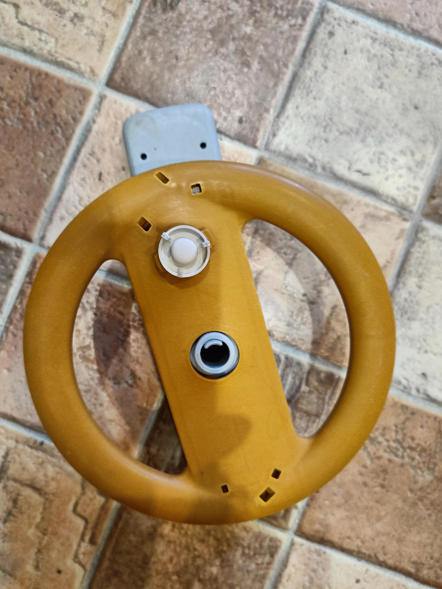 Все цело,кроме защёлки.