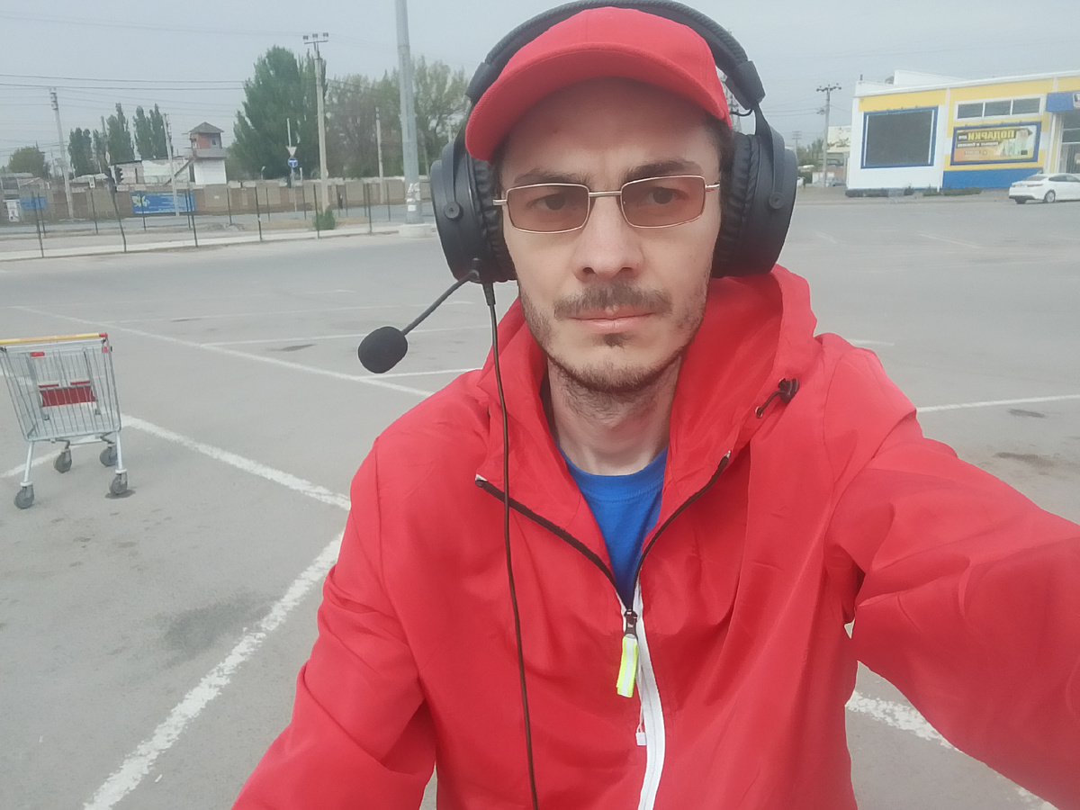 Я на парковке батайского «Магнит-Экстра», 2025