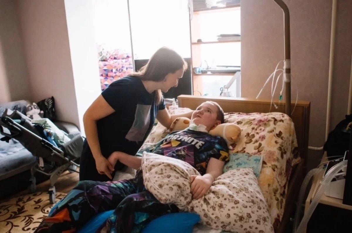    У обездвиженного из-за клеща мальчика из Прикамья сломался аппарат ИВЛ