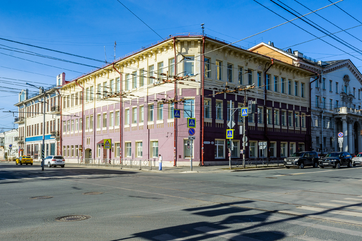 Галактионовская, 72 / Льва Толстого, 63 