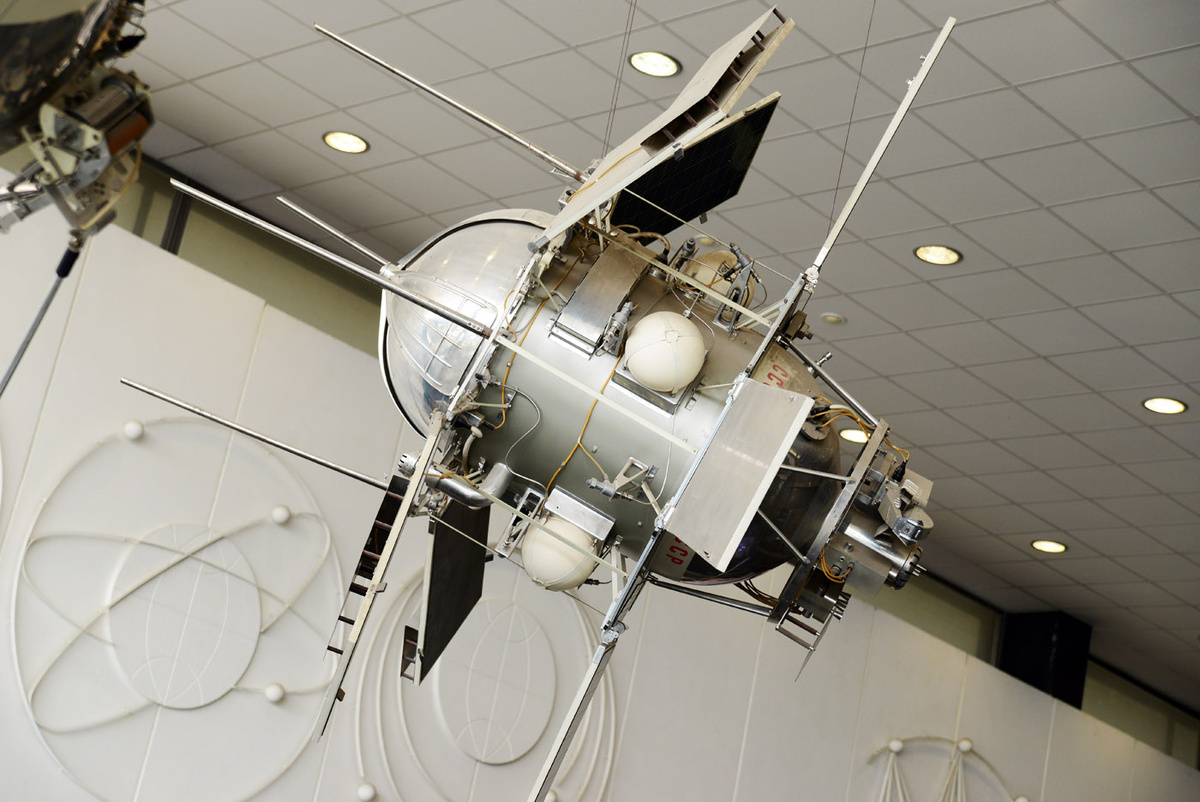    Как советские спутники ЗЕНИТ переиграли американскую CORONA в космической гонке шпионов