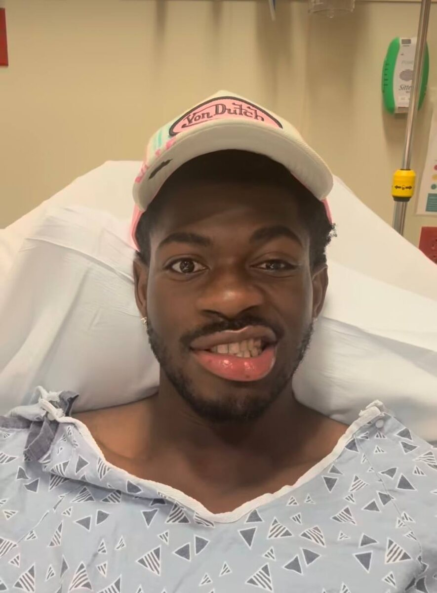    Певца Lil Nas X экстренно госпитализировали (фото 1)