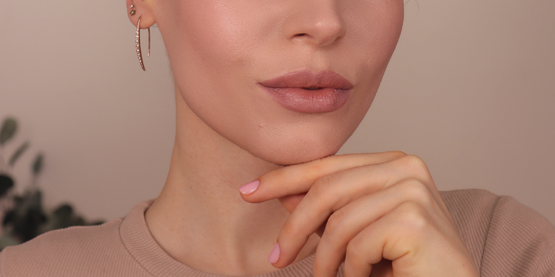 Тренды 2025 с красных дорожек: «макияж без макияжа» в новом прочтении