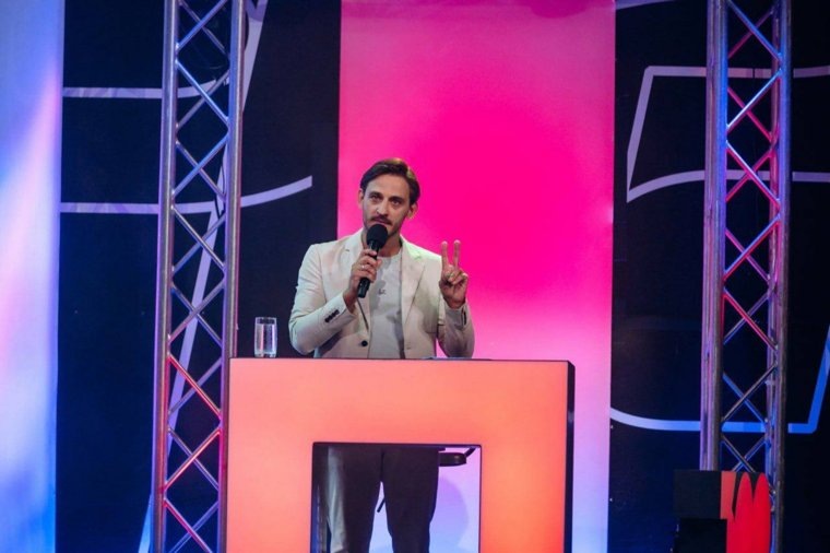 Актер приехал в Пермь для съемок в Первой лиге КВН
Фото: группа Первой лиги КВН в соцсети «ВКонтакте»