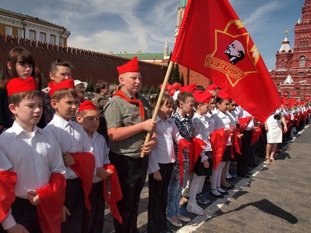 Приём в пионеры Фото из открытого доступа