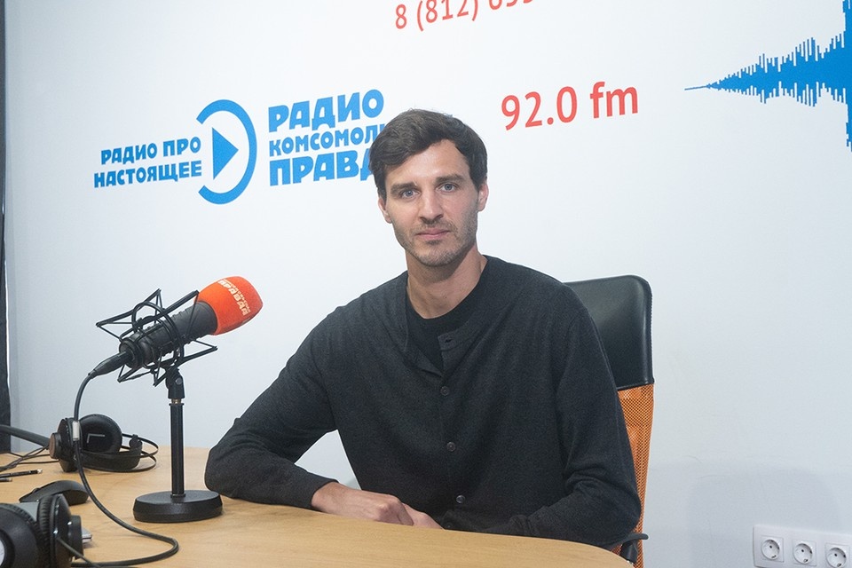    Александр Ерохин в студии радио "Комсомольская правда в Петербурге" Алексей БУЛАТОВ