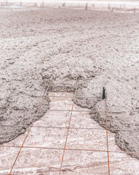 Как заливали бетон на песчанное снование