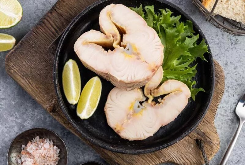 Осётр горячего копчения