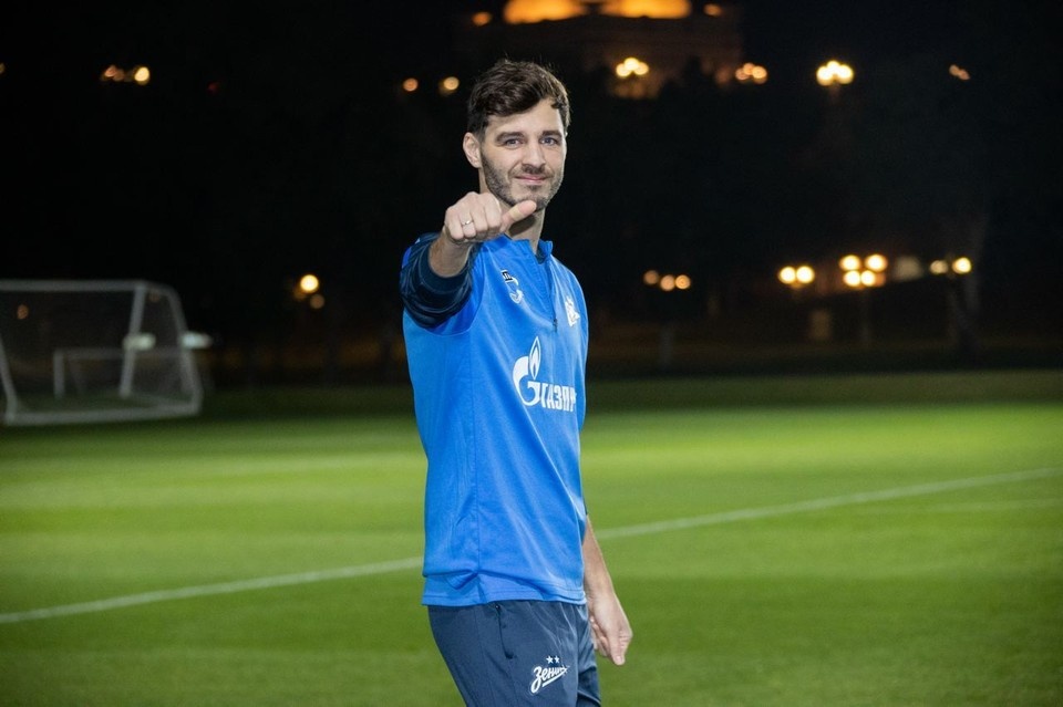    Александр Ерохин, как и остальные игроки клуба, нацелены и в этом сезоне на золото! ФК "Зенит"