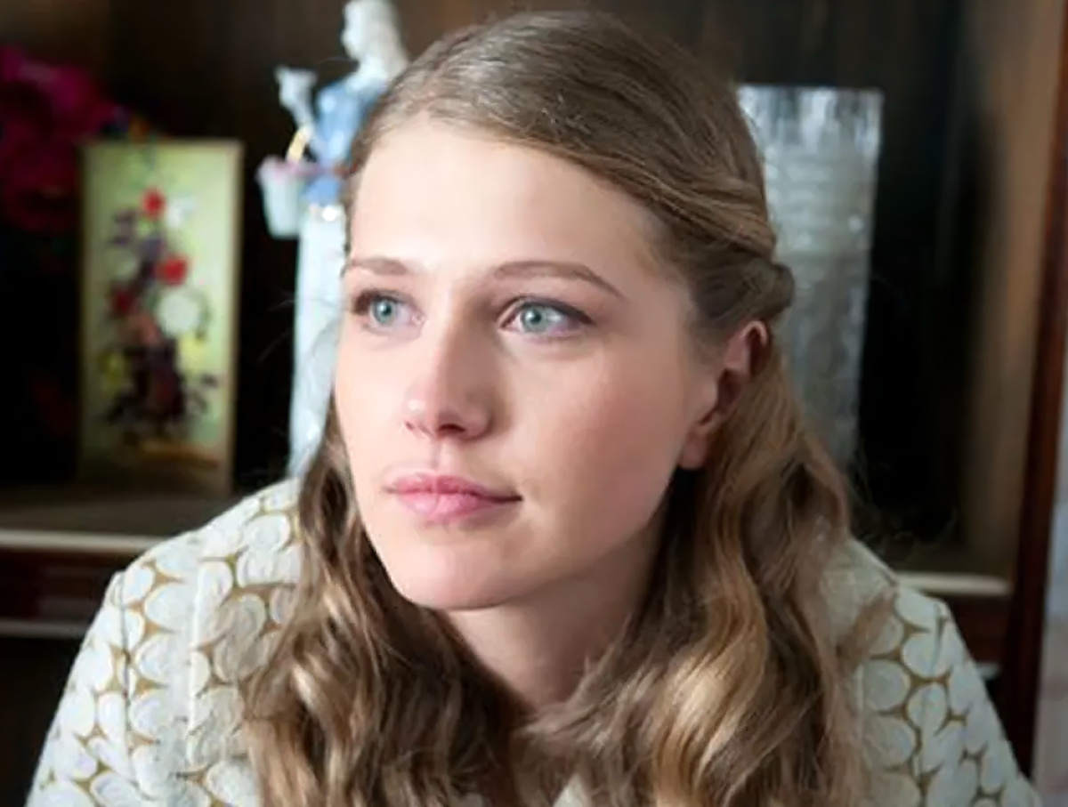 Карина Андоленко кадр из сериала «Назад в СССР»