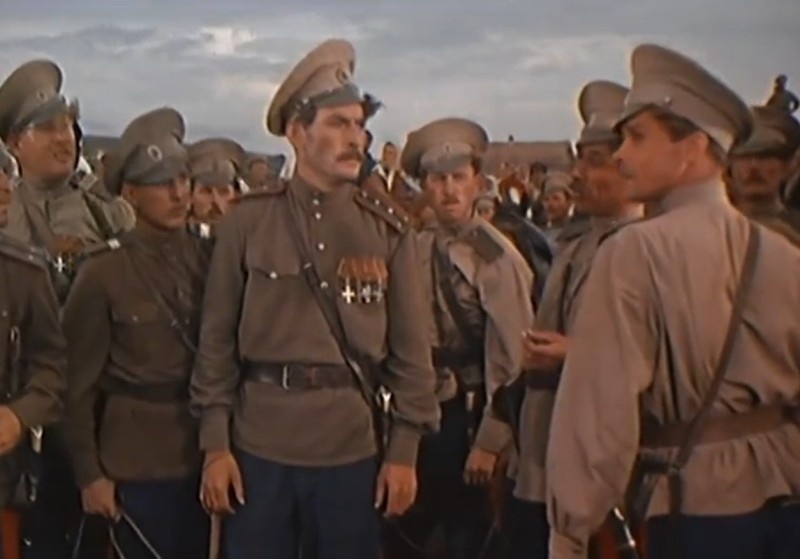 Восставшие казаки. Кадр из фильма "Тихий Дон" (1958).