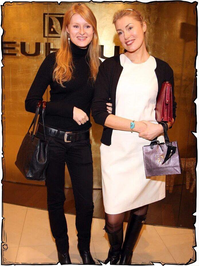 Две грации: мама с дочкой