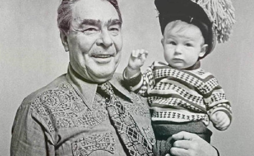 Что стало с потомками Брежнева и чем они сейчас занимаются?