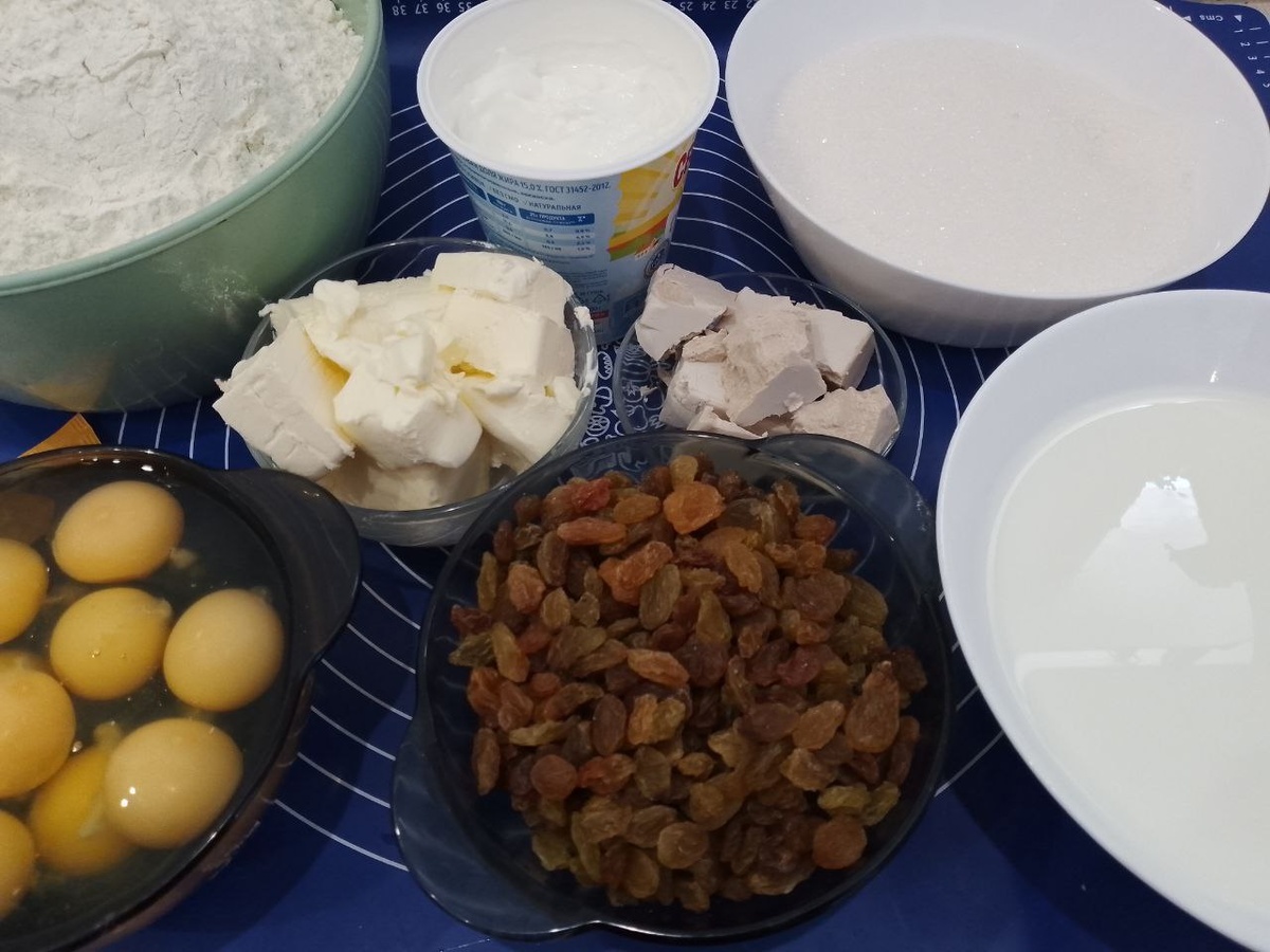 Ингредиенты для приготовления куличей