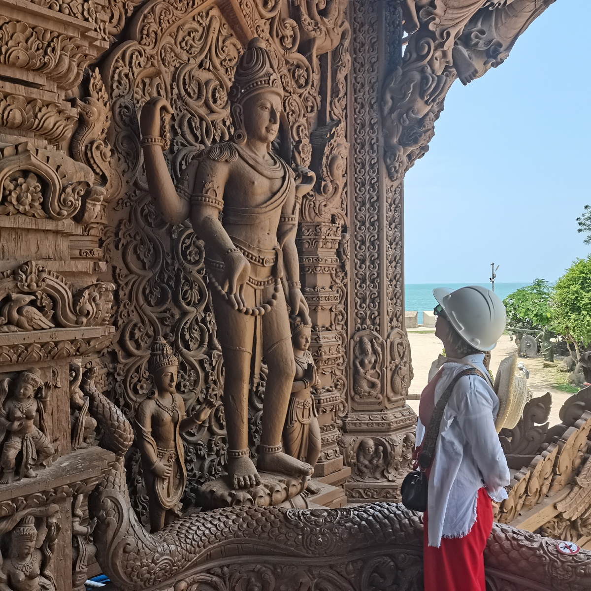 Хочется просто стоять и смотреть. 