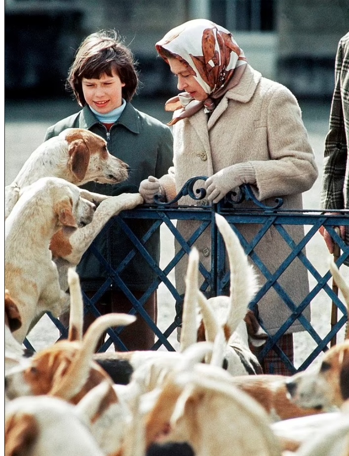 Покойную королеву называли «суррогатной матерью» для детей Маргарет, и она была особенно близка с леди Сарой.