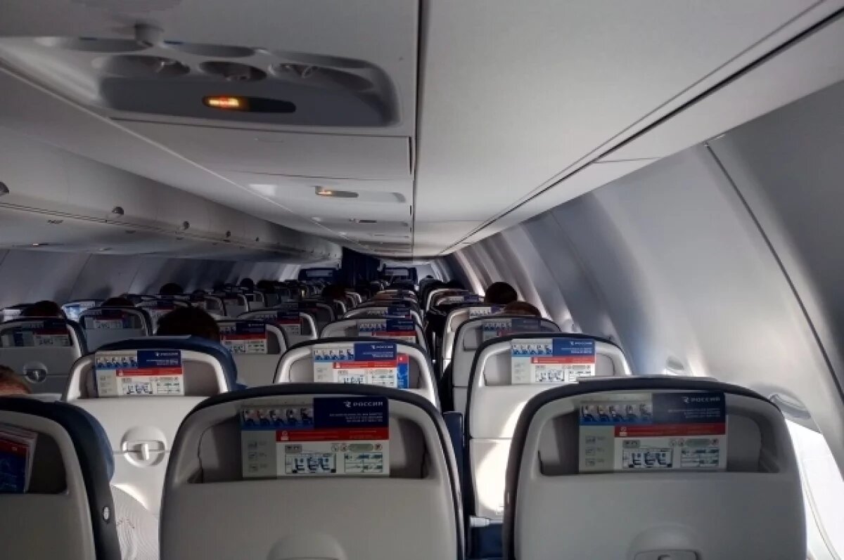    Пассажирам отказали в перелёте из Омска из-за нехватки мест в самолёте