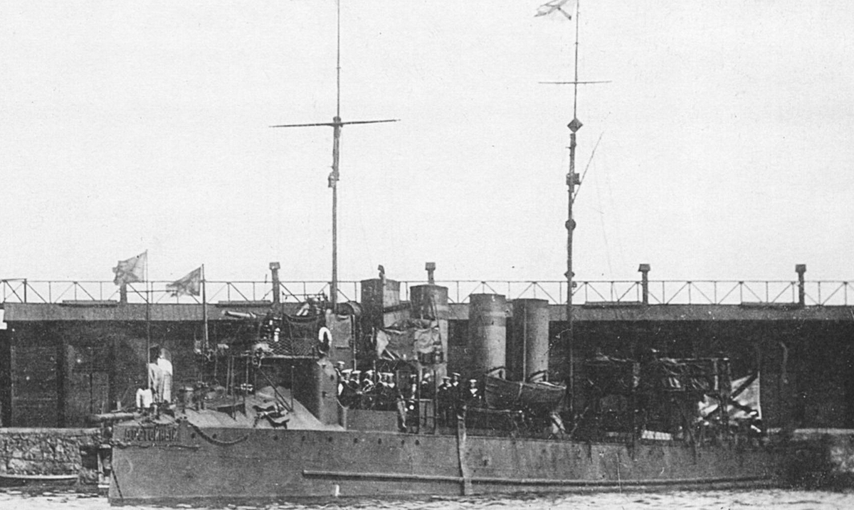 Русский эсминец "Достойный" (тип "Деятельный")