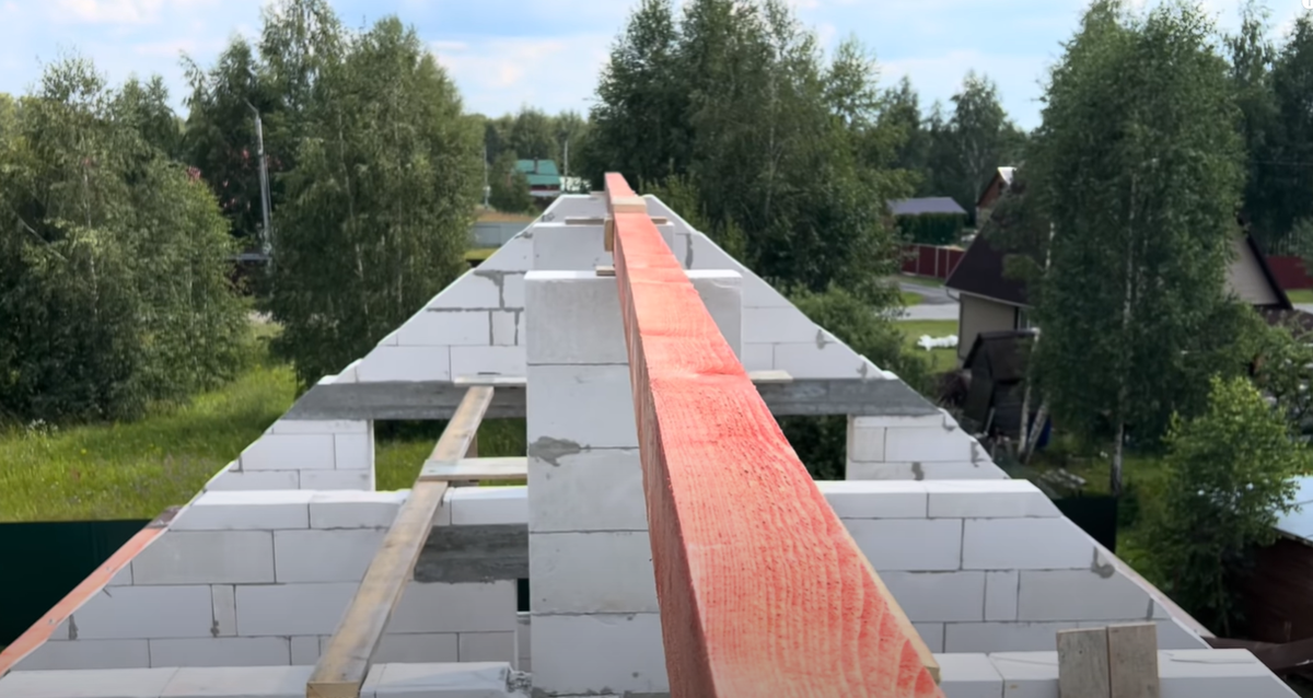 Мауэрлат для двускатной крыши: Схемы, инструкции и особенности монтажа