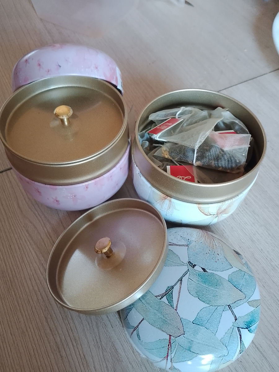 Вот такие чаечки и одну на работе оставила там рассыпной с гвоздикой, корицей прикольный чаек