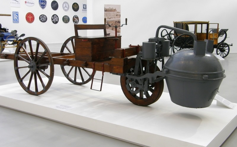 Первый автомобиль 