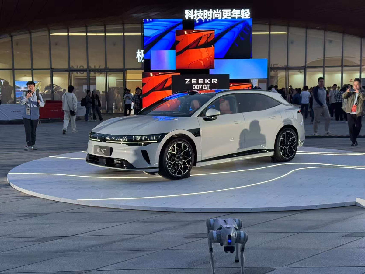 Презентация Zeekr 007GT