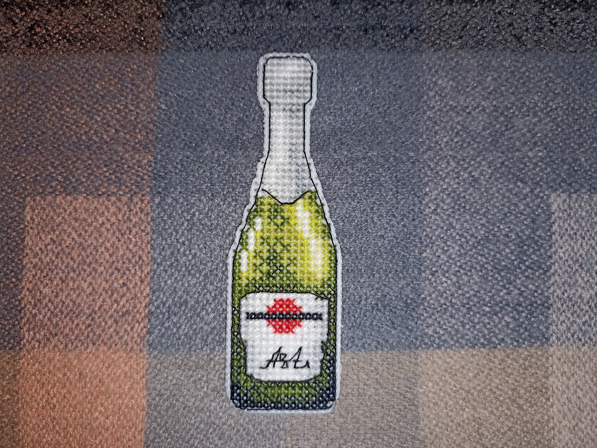 Магнит с вышивкой