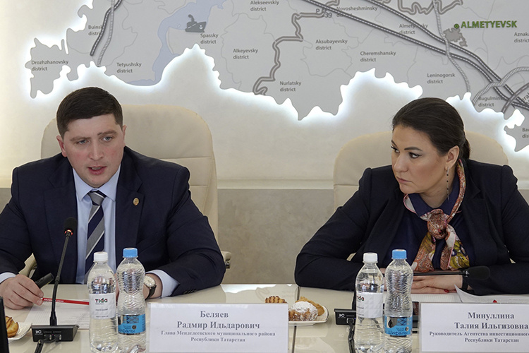    Минуллина отметила, что местный инвестсовет Менделеевска работает так, «что ему позавидуют другие районы».   
Фото: vk.com/radmir_belyaev