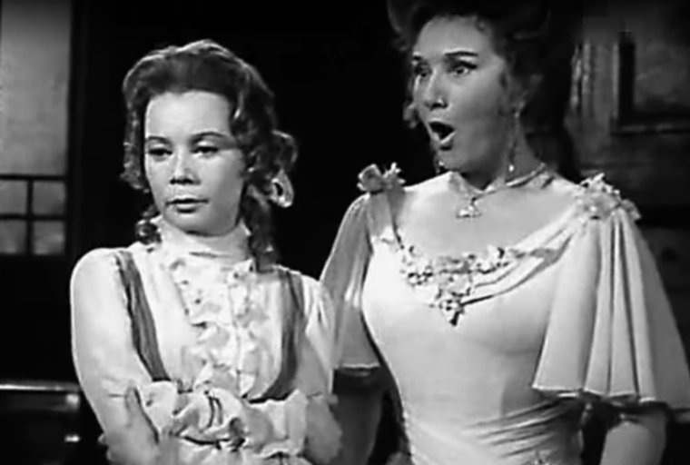 Ольга Широкова (слева) заявила, что точная причина смерти ее дочери станет известна позже. Фото: фильм-спектакль «Последние» (1972), реж. Олег Ефремов, Леонид Пчелкин, Владимир Салюк