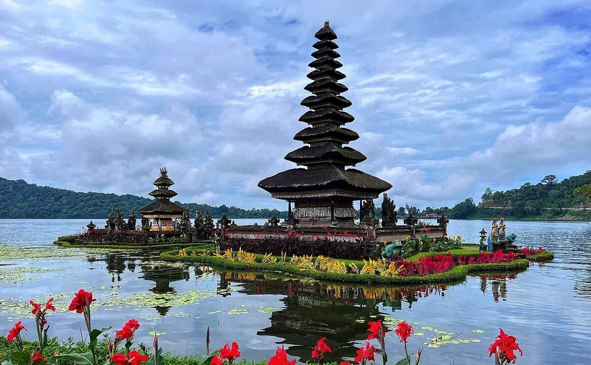    Индонезия в 2025 году планирует принять более 180 тыс. российских туристов