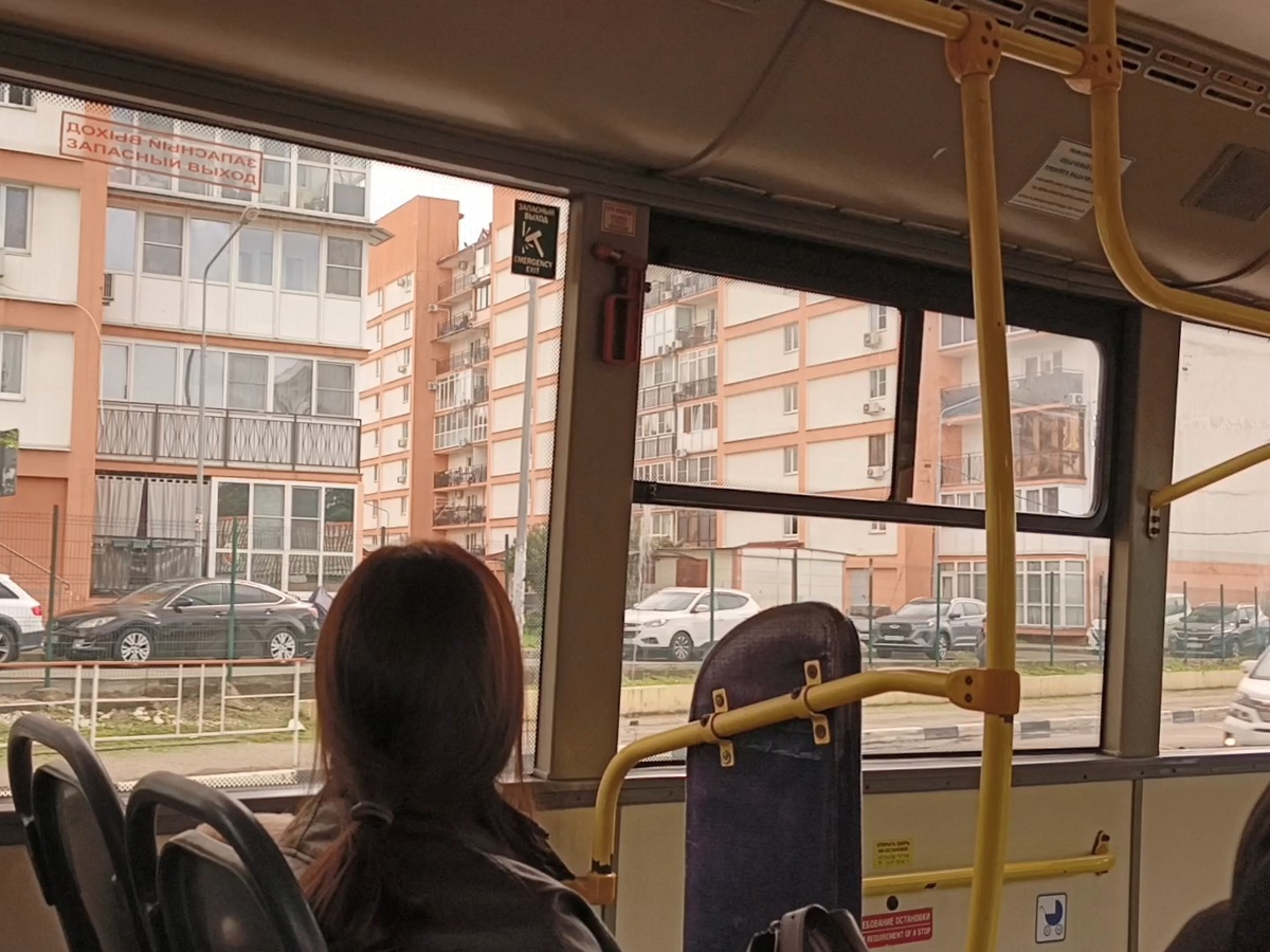 За окнами автобуса как раз ЖК "Урожайный"