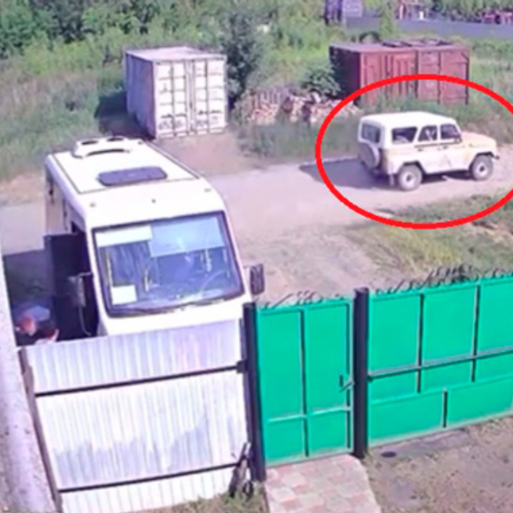 Расследованием преступления занимался Следственный отдел по городу Тайшету. Следователи установили, что 78-летний пенсионер передал свой автомобиль УАЗ в автосервис в городе Бирюсинске, но результатом работы автомехаников оказался крайне недоволен.
