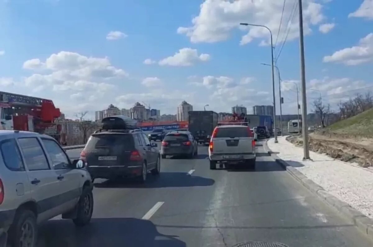    Лбы разобьют: волгоградцев удивил новый тротуар со столбами по центру