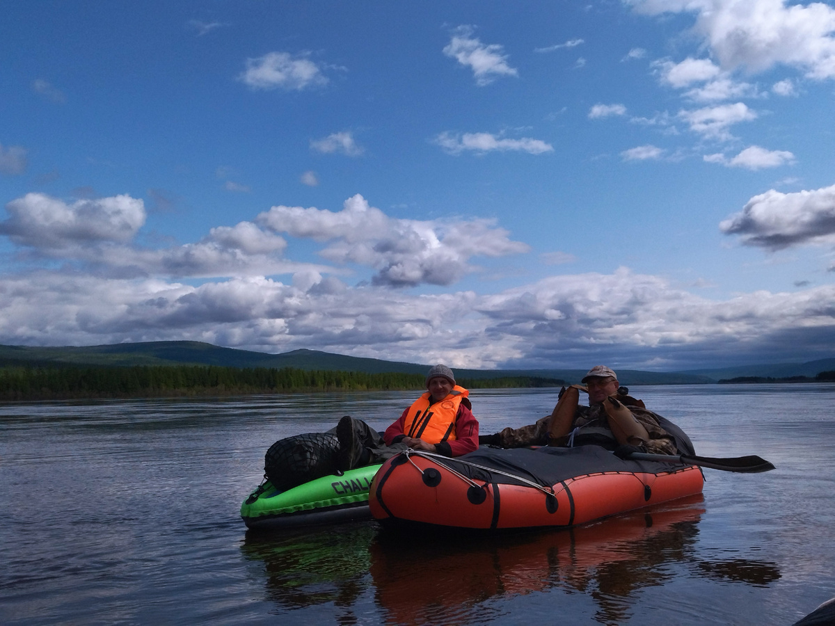 А. Чканников и А. Котельников. Движемся к устью Виви. Нижняя Тунгуска.
