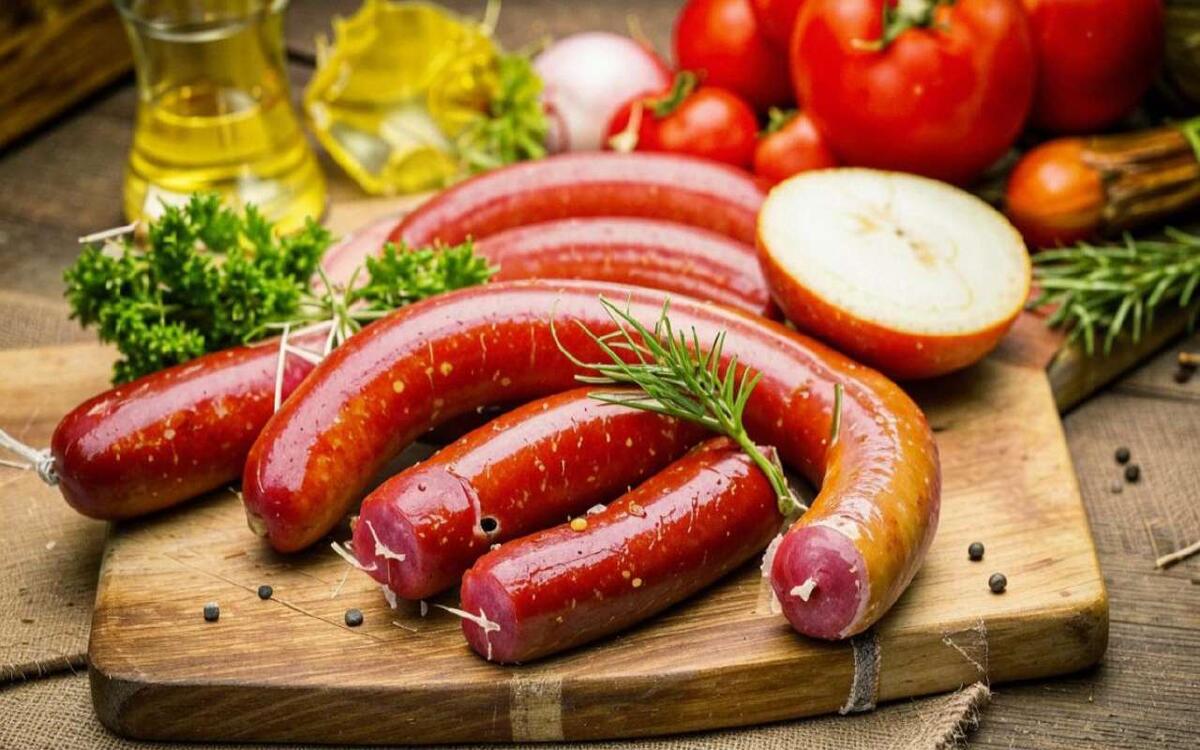    В разбирательства «Мираторга» и «ТД «Кремлевский» вмешалось курское отделение мясной компании Иллюстрация: нейросеть «Кандинский»