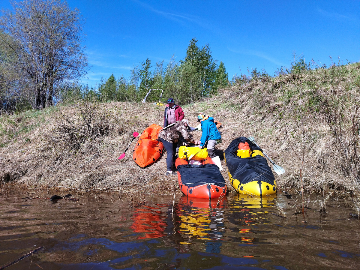 Утрение сборы и отчаливаем от урочища Виви.