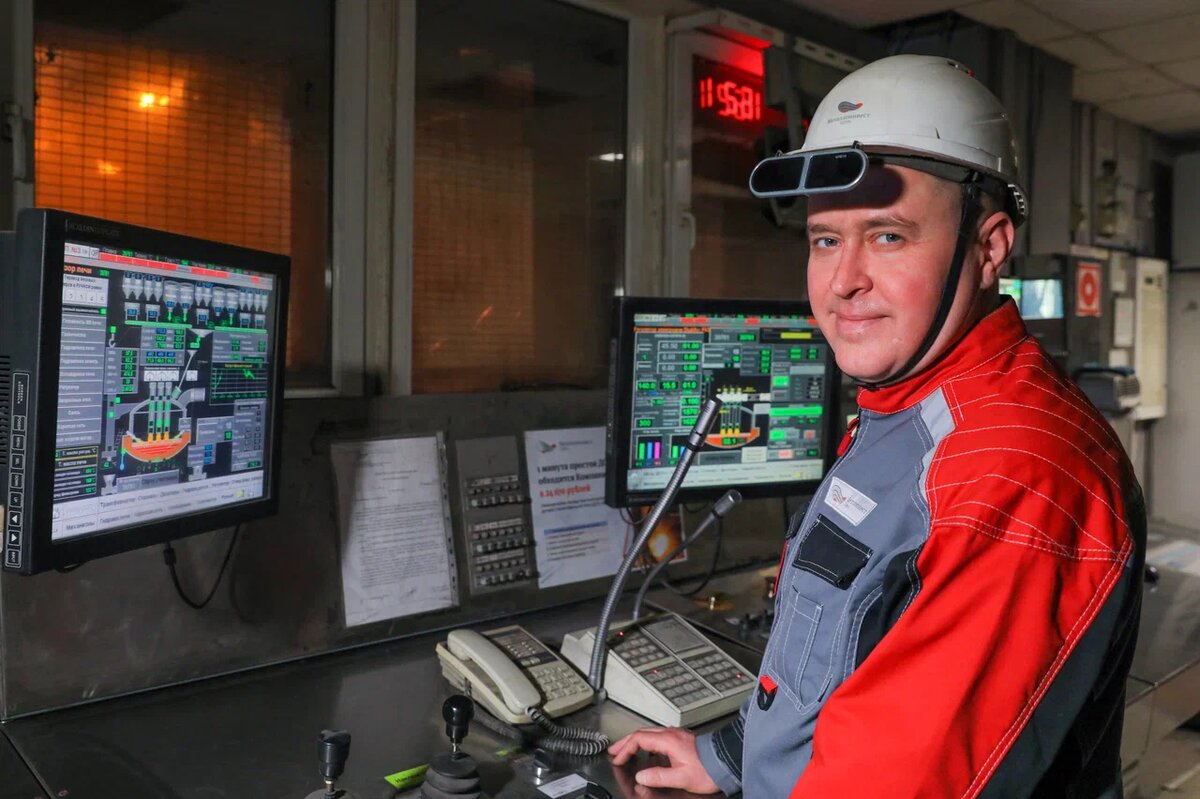 Алексей Смирнов - у пульта. Фото Валерия Воронова / «Медиацентр»Фото Валерия Воронова / «Медиацентр»