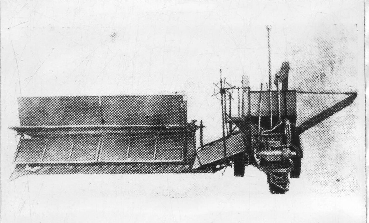 Общий вид переоборудованного комбайна с приспособлением КП-2.