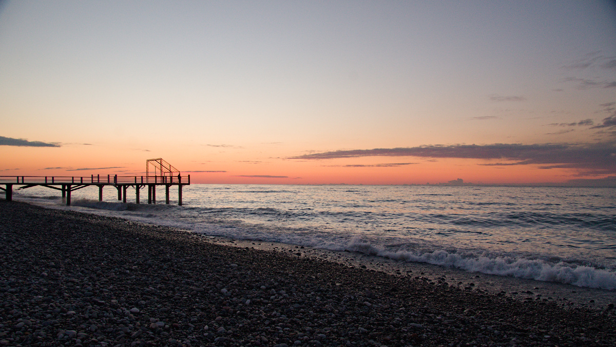 Закат на берегу Черного моря 