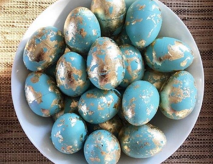 Красим яйца на Пасху: как сделать драконьи яйца и не только