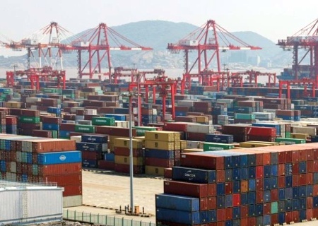    США угрожают Китаю поднять пошлины до 245%