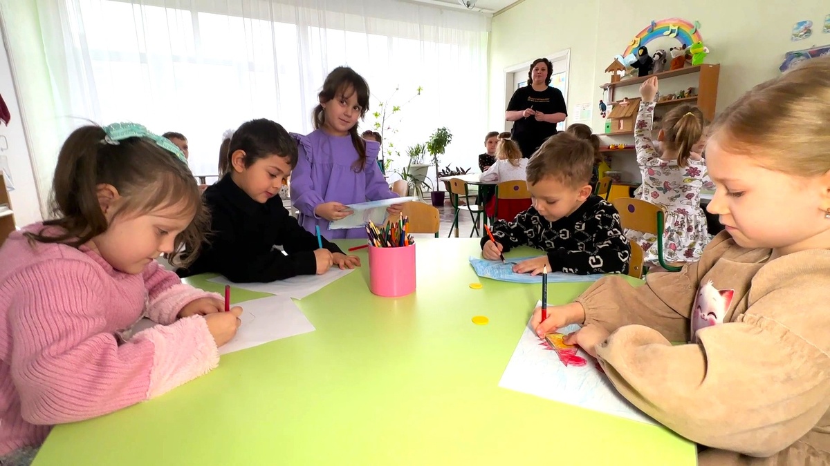    Бабочки для северян. Детсады Югры и Макеевки обменялись подарками