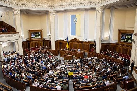    Рада продлила военное положение на Украине