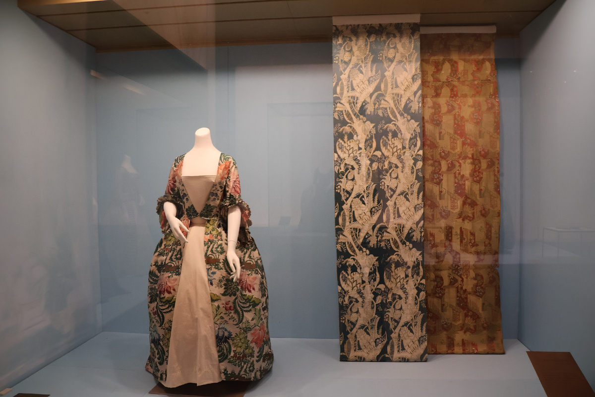 Листайте галерею