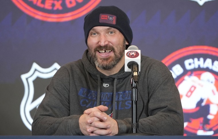     Mark Schiefelbein/AP/TASS