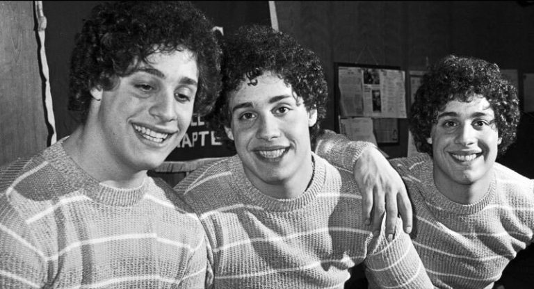 Кадр из фильма "Три одинаковых незнакомца"