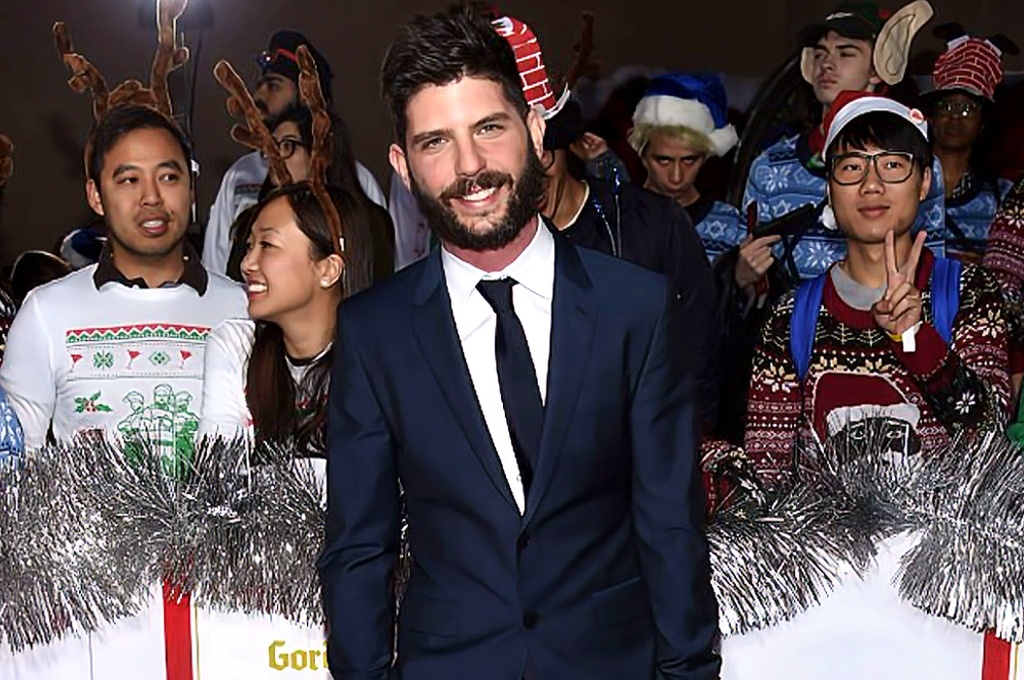 режиссер второго сезона сериала «Девять совсем незнакомых людей» Джонатан Левин